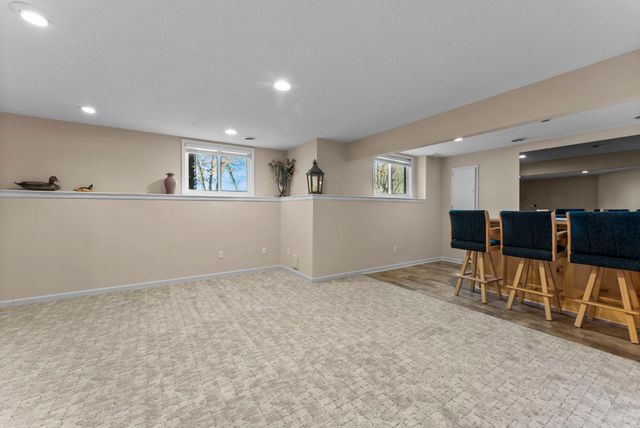 2465 E Rum River Drive S, Cambridge, MN 55008