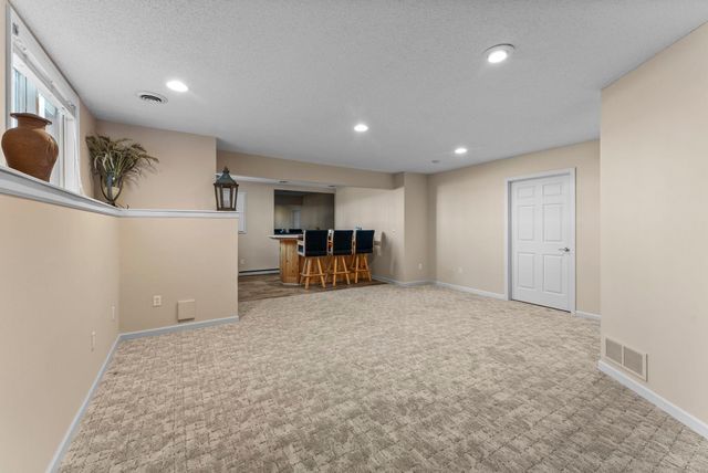 2465 E Rum River Drive S, Cambridge, MN 55008