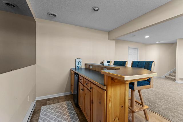 2465 E Rum River Drive S, Cambridge, MN 55008