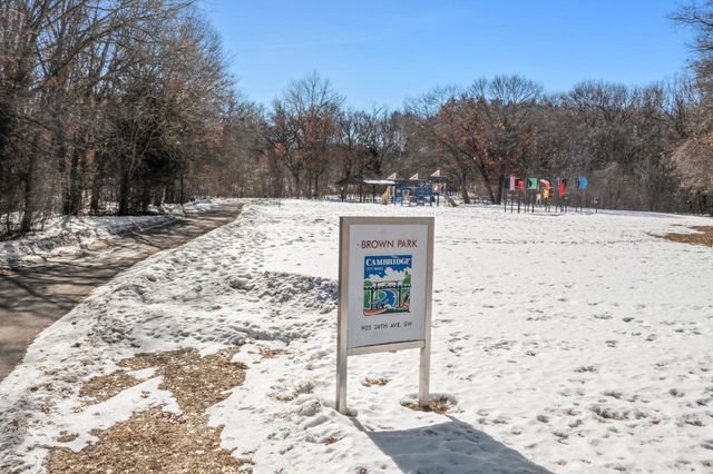 2465 E Rum River Drive S, Cambridge, MN 55008