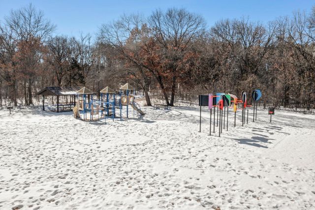 2465 E Rum River Drive S, Cambridge, MN 55008