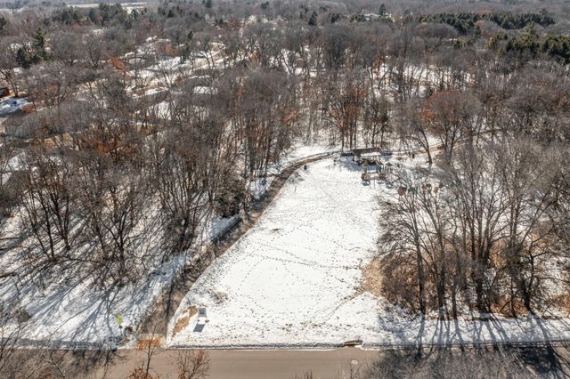 2465 E Rum River Drive S, Cambridge, MN 55008