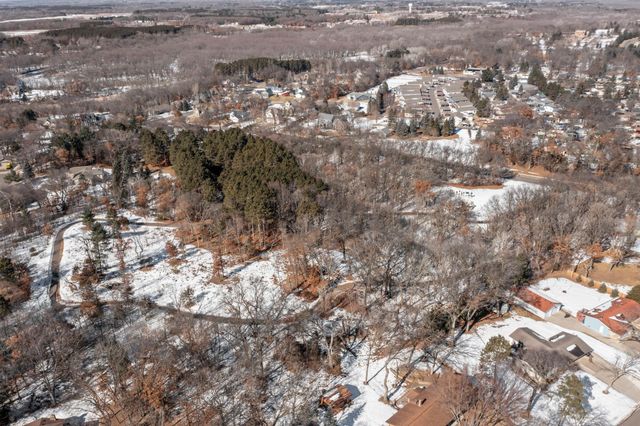 2465 E Rum River Drive S, Cambridge, MN 55008