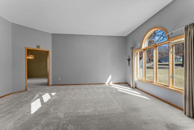 2465 E Rum River Drive S, Cambridge, MN 55008