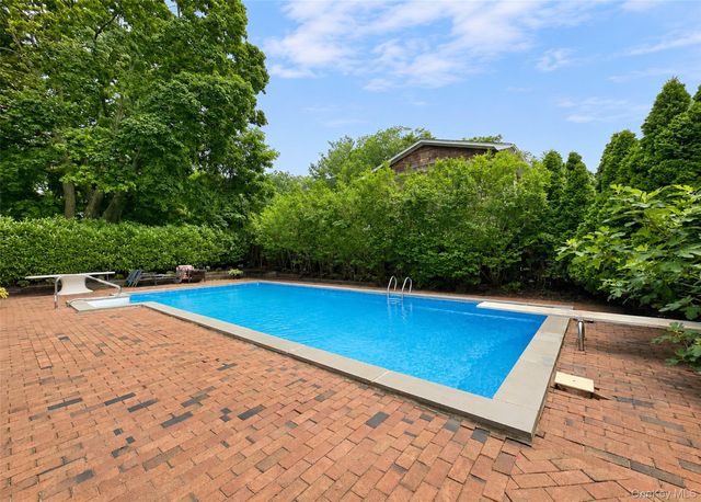 17 Beech Road, Rocky Point, NY 11778