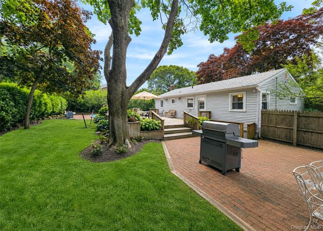 17 Beech Road, Rocky Point, NY 11778