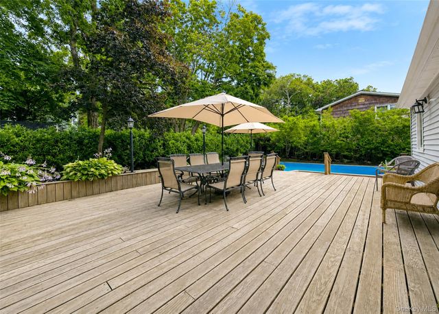 17 Beech Road, Rocky Point, NY 11778