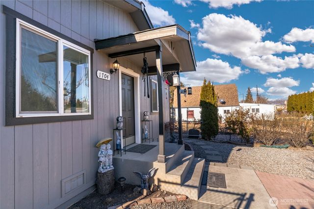1704 Frances Court, Wenatchee, WA 98801