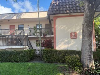 831 NE 207th Ln 2-106, Miami, FL 33179