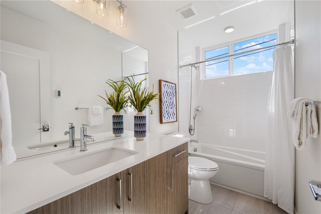 4630 Linden Avenue N, Seattle, WA 98103