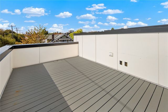 4630 Linden Avenue N, Seattle, WA 98103