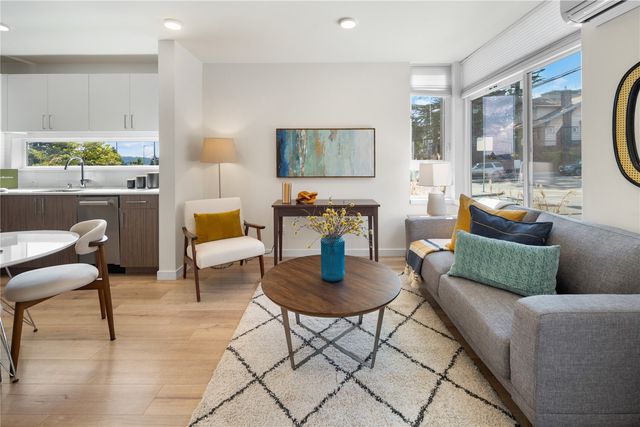 4630 Linden Avenue N, Seattle, WA 98103