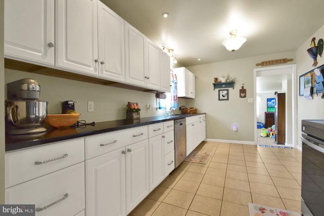 408 PENN ST S, Shippensburg, PA 17257