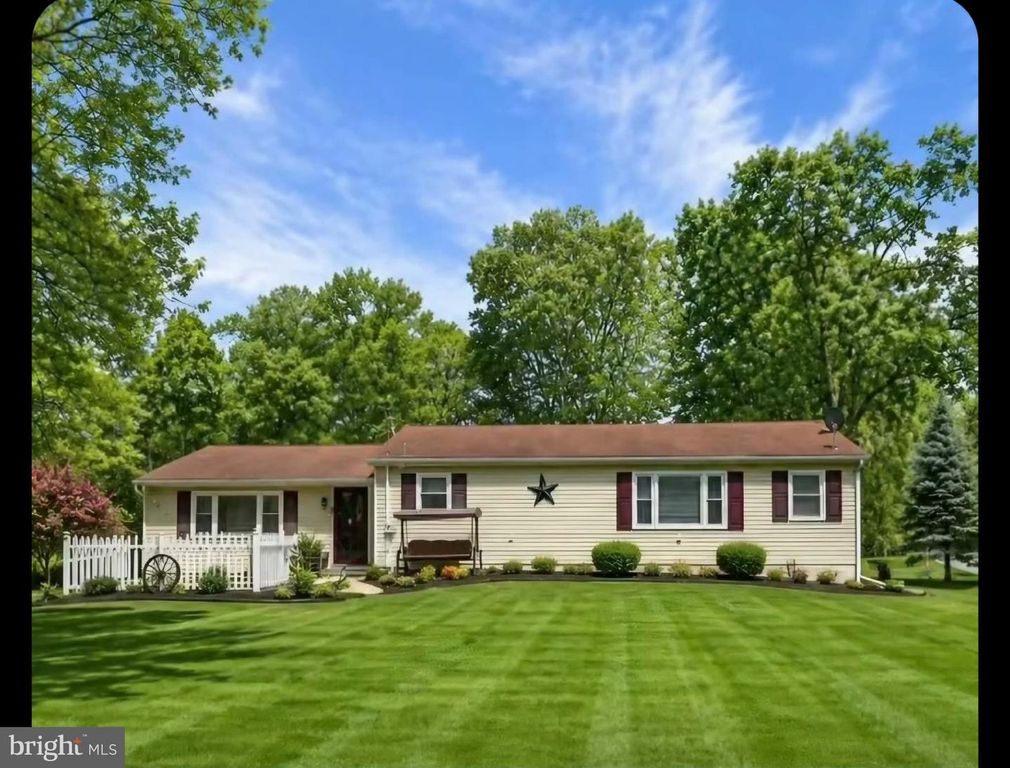 408 PENN ST S, Shippensburg, PA 17257