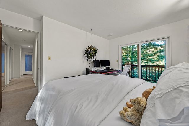 5982 Ascot Dr, Oakland, CA 94611