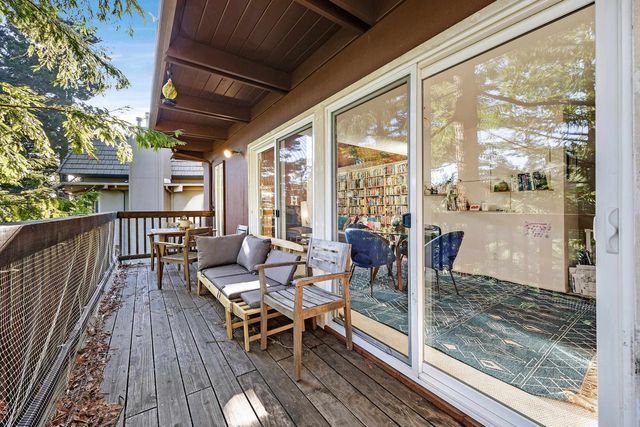 5982 Ascot Dr, Oakland, CA 94611