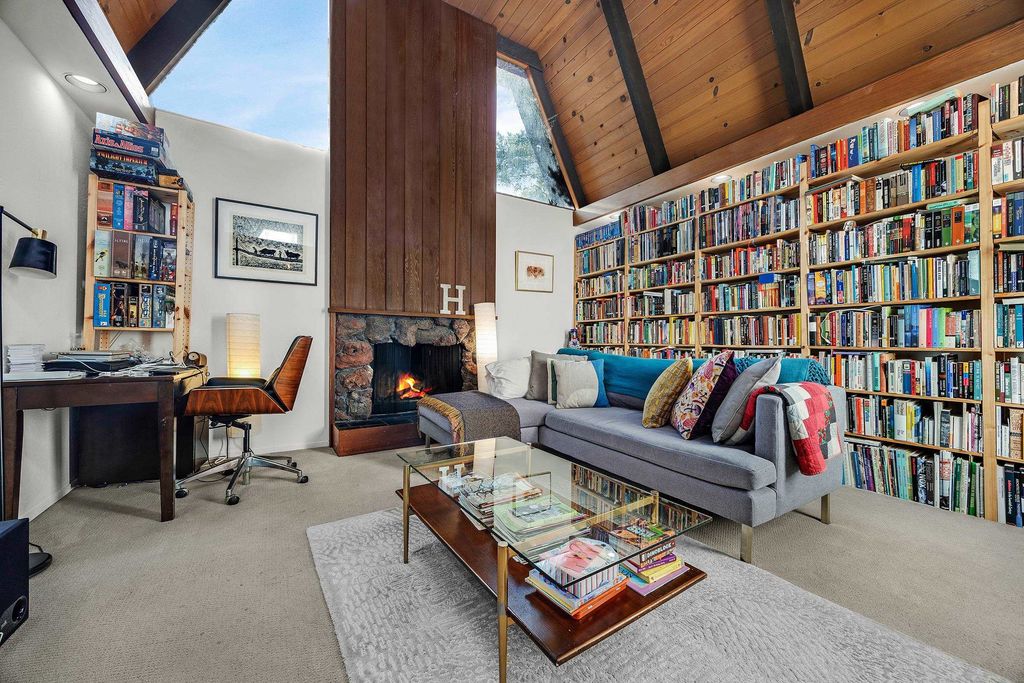 5982 Ascot Dr, Oakland, CA 94611