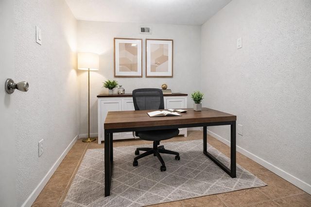 4637 Wild Indigo Street 421, Houston, TX 77027