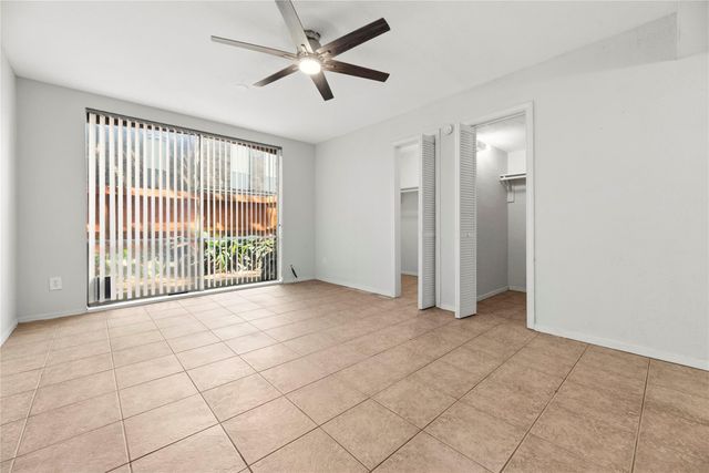 4637 Wild Indigo Street 421, Houston, TX 77027