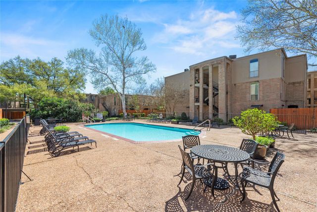 4637 Wild Indigo Street 421, Houston, TX 77027