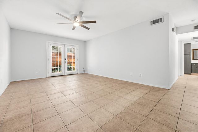 4637 Wild Indigo Street 421, Houston, TX 77027