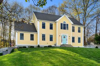 270 Morgan Rd, Northbridge, MA 01588