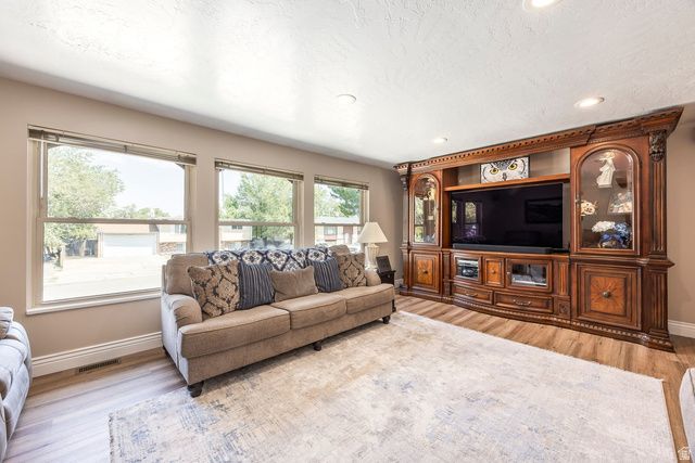 3819 W OWENSBORO DR, West Jordan, UT 84084