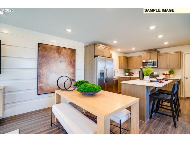 873 Sifuentez Ct., Woodburn, OR 97071