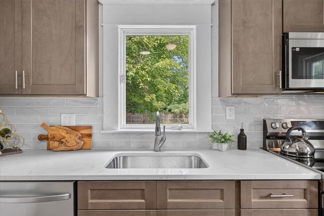 2306 Wilbraham Rd, Springfield, MA 01129