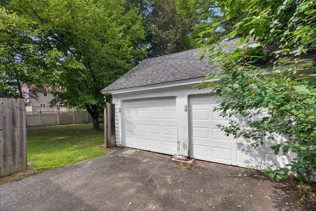 2306 Wilbraham Rd, Springfield, MA 01129