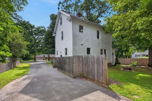 2306 Wilbraham Rd, Springfield, MA 01129