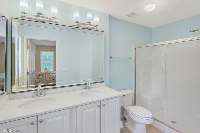 679 Jockeys Circle, Avon Lake, OH 44012