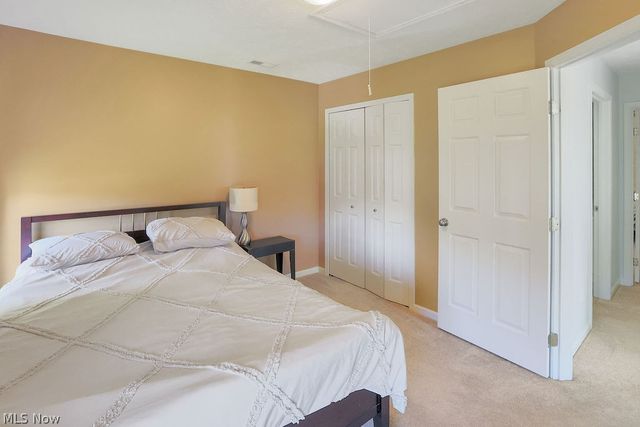 679 Jockeys Circle, Avon Lake, OH 44012