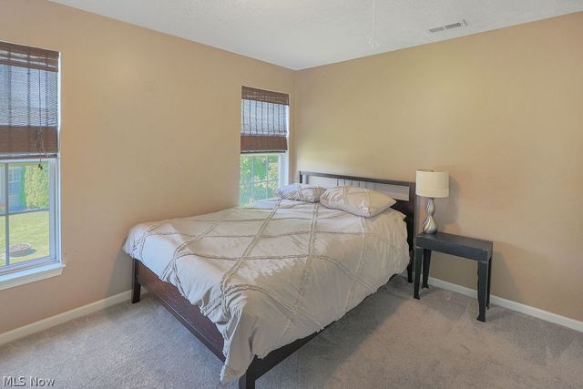 679 Jockeys Circle, Avon Lake, OH 44012
