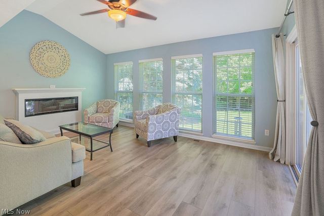 679 Jockeys Circle, Avon Lake, OH 44012