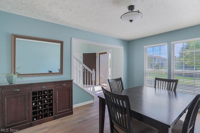 679 Jockeys Circle, Avon Lake, OH 44012