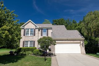 679 Jockeys Circle, Avon Lake, OH 44012