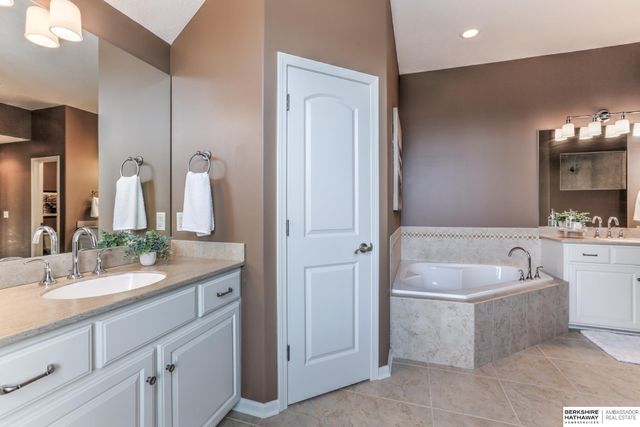 19534 Bellbrook Boulevard, Gretna, NE 68028