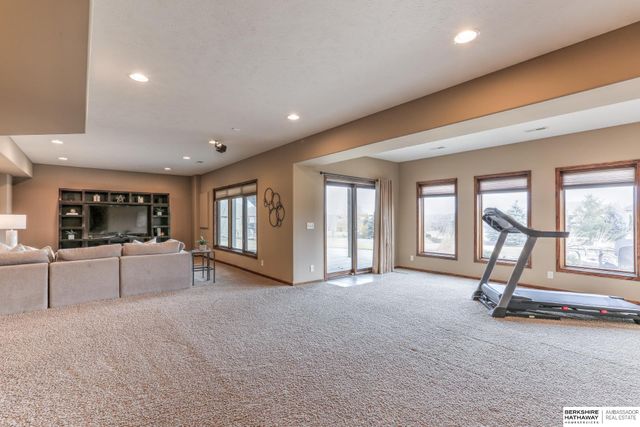 19534 Bellbrook Boulevard, Gretna, NE 68028