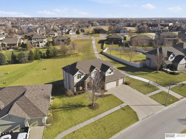 19534 Bellbrook Boulevard, Gretna, NE 68028