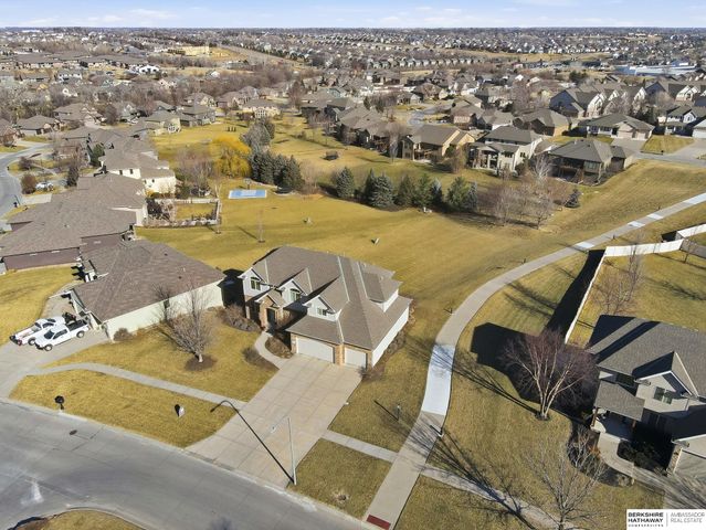 19534 Bellbrook Boulevard, Gretna, NE 68028