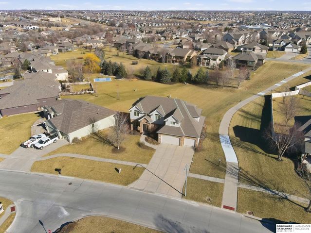 19534 Bellbrook Boulevard, Gretna, NE 68028