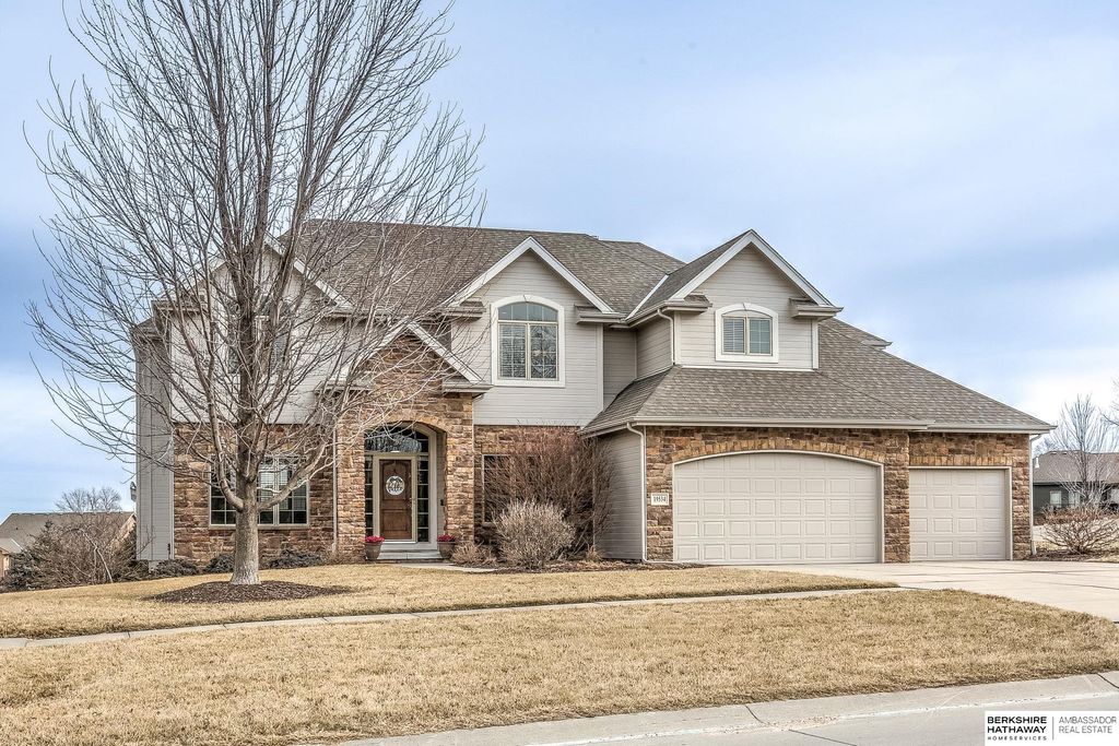 19534 Bellbrook Boulevard, Gretna, NE 68028
