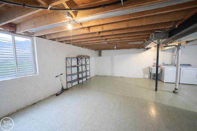 953 Kirts Boulevard, Troy, MI 48084