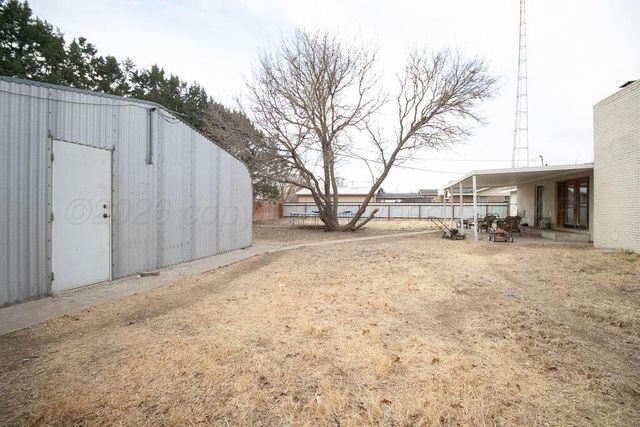 1205 Division Street, Stratford, TX 79084