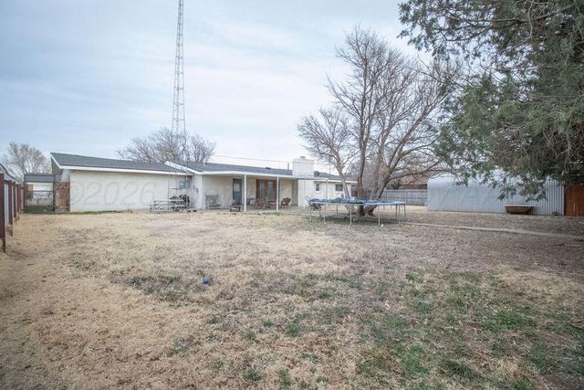 1205 Division Street, Stratford, TX 79084