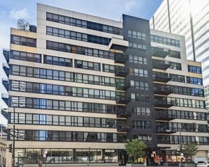 130 S CANAL Street 211, Chicago, IL 60606