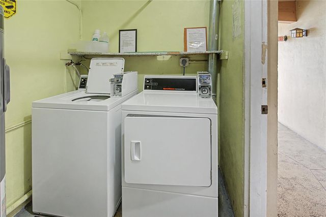 100 SE 6th Avenue 203, Pompano Beach, FL 33060