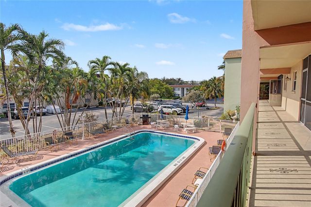 100 SE 6th Avenue 203, Pompano Beach, FL 33060