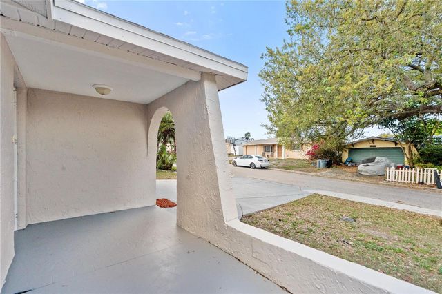 9020 HUNT CLUB LANE, Port Richey, FL 34668